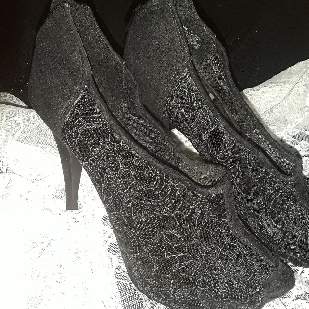 DRESS SHOES